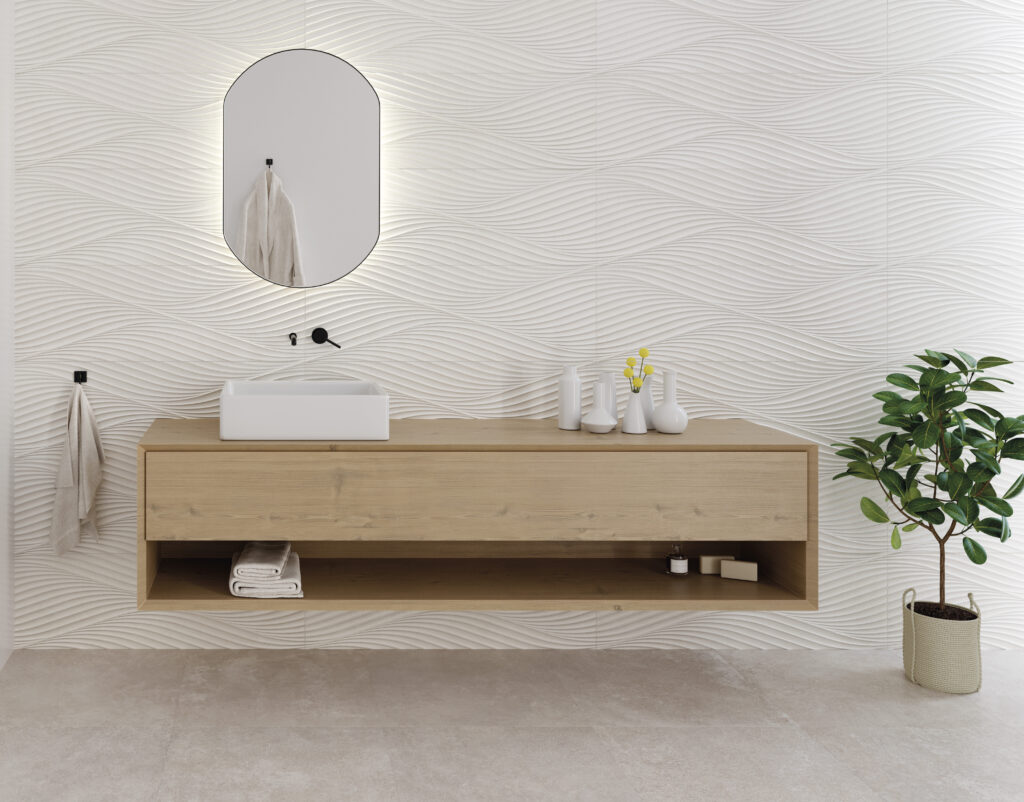 GRUNGE PORCELAIN - DONNA-SAND-DECOR-33X100-R_GRUNGE-BEIGE-AS-60X60-C-R_AMB